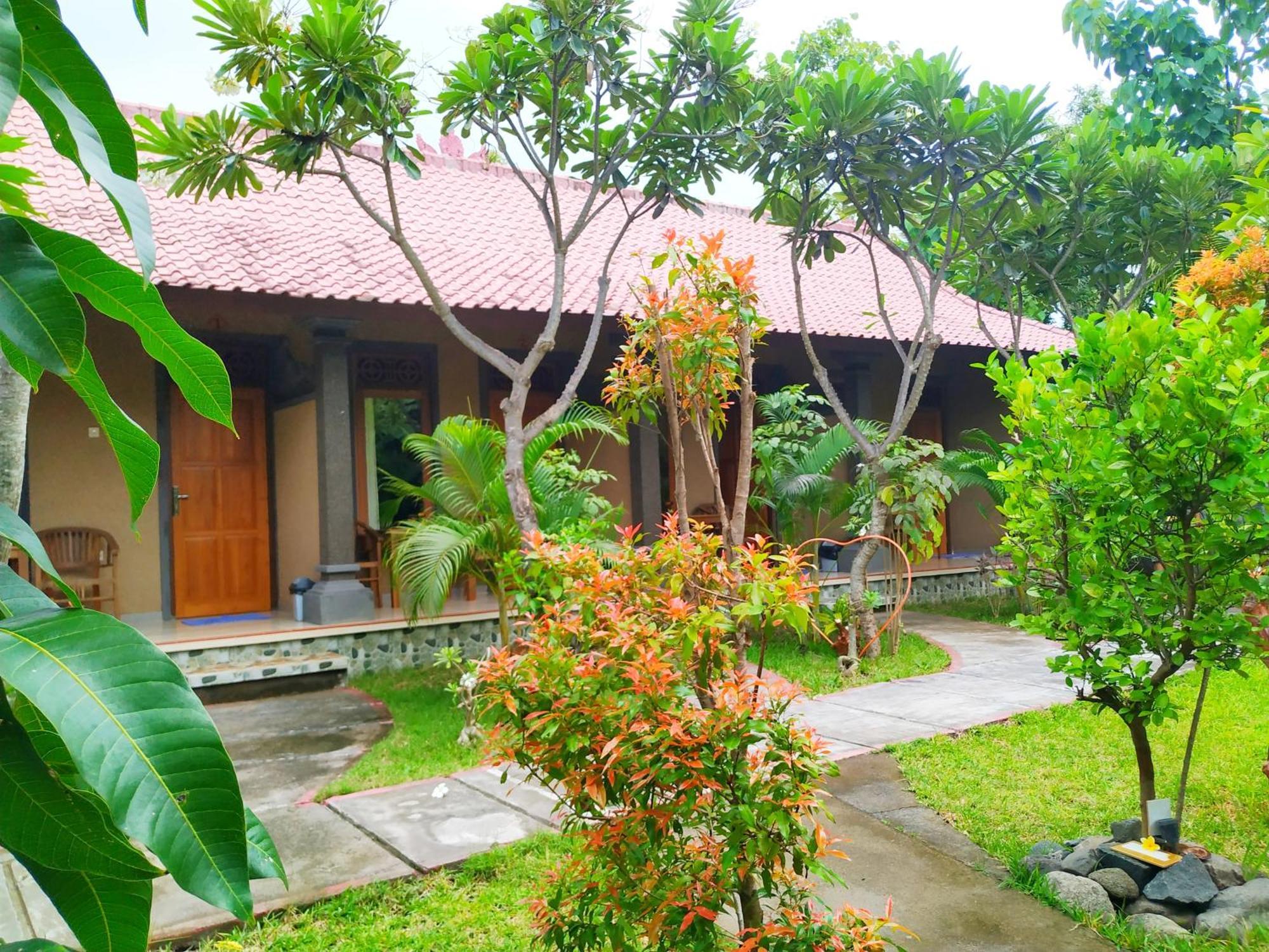 Asih Homestay Пемутеран Экстерьер фото
