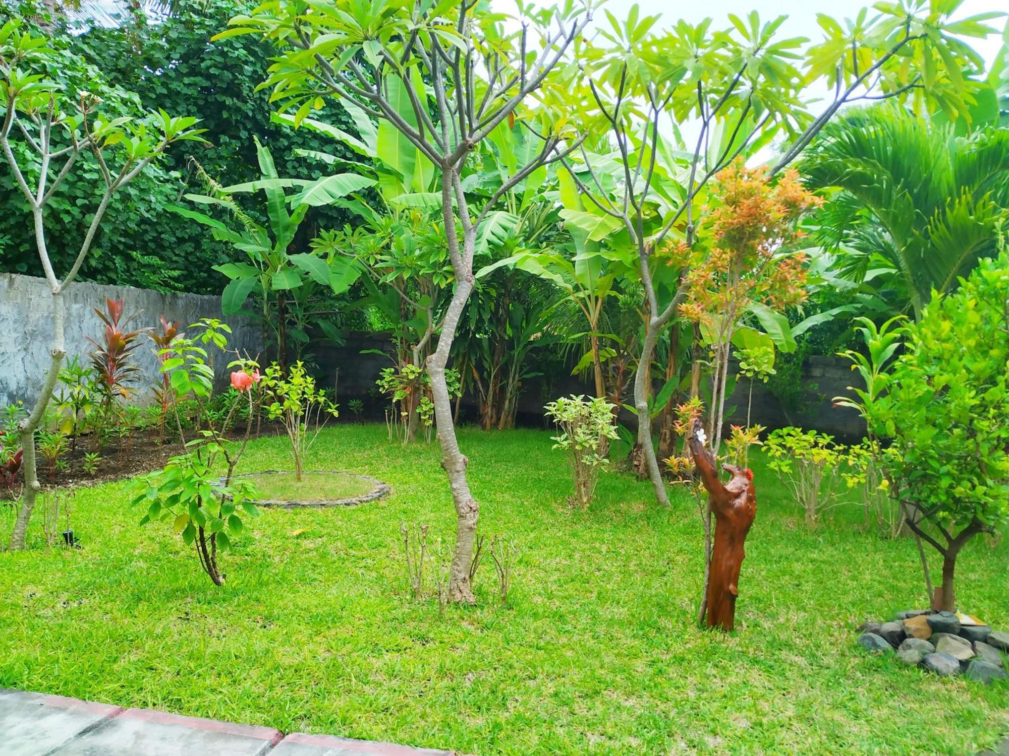 Asih Homestay Пемутеран Экстерьер фото