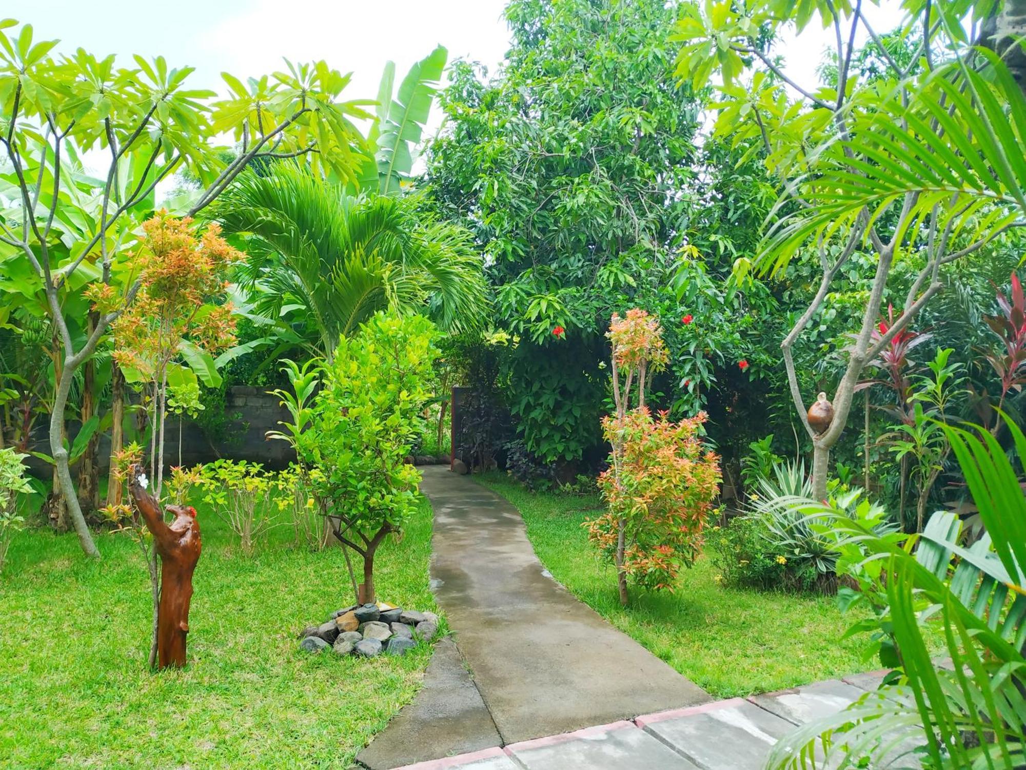 Asih Homestay Пемутеран Экстерьер фото